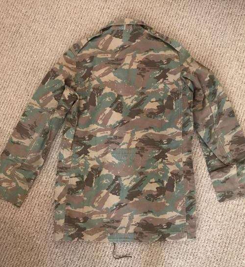 32 BATTALION WINTER PATTERN CAMO JACKET-SIZE SMALL-MEASURES 50CM ARMPIT TO ARMPIT-USED BUT GOOD COND