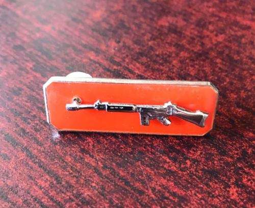 SA ARMY SHARPSHOOTER QUALIFICATION BREAST BADGE-2ND ISSUE WITH PLASTIC BACKING-2 PINS-2 PIECE