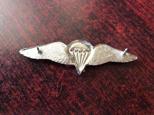 1 PARACHUTE BATTALION,PROPOSED BUT NEVER USED WING, CHROME FULL SIZE - 2 PINS