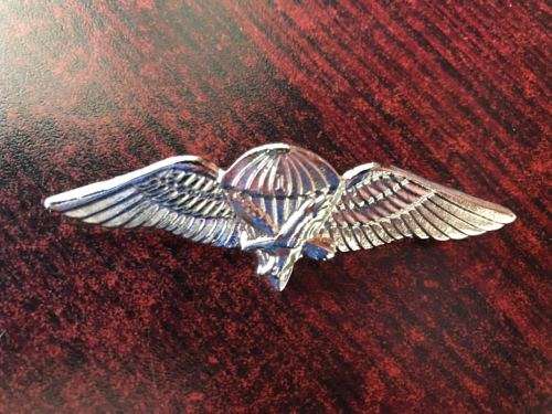 1 PARACHUTE BATTALION,PROPOSED BUT NEVER USED WING, CHROME FULL SIZE - 2 PINS
