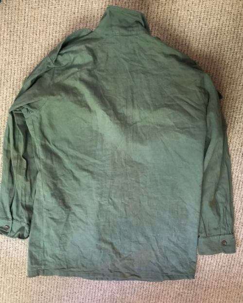 ORIGINAL RECCE TRAINING GREENS-LONG SLEEVE SHIRT-SIZE LARGE-MEASURES 60CM ARMPIT TO ARMPIT-USED BUT