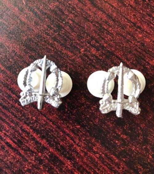 SA CORPS OF MILITARY POLICE CHROMED MESS DRESS COLLAR BADGE PAIR-WORN 1976 UNTIL ABOUT 2001-PINS INT