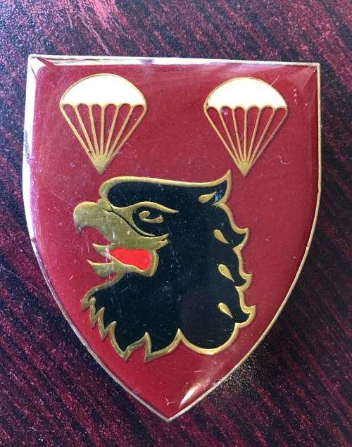 2 PARACHUTE BATTALION FLASH - 3 PINS-ORIGINAL