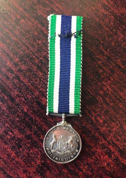 MINIATURE SILVER POLICE SERVICE MEDAL