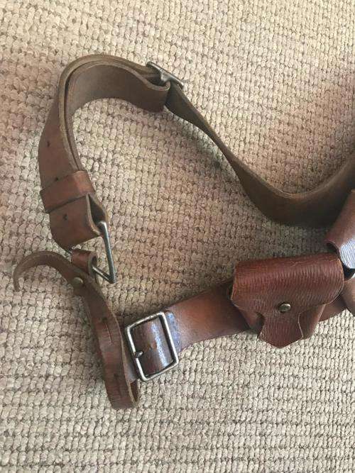 WW1 .303 PATTERN 1903 BANDOLIER STAMPED BELTIC LEATHER GOODS & DATED 1918