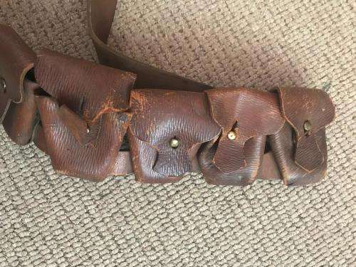 WW1 .303 PATTERN 1903 BANDOLIER STAMPED BELTIC LEATHER GOODS & DATED 1918