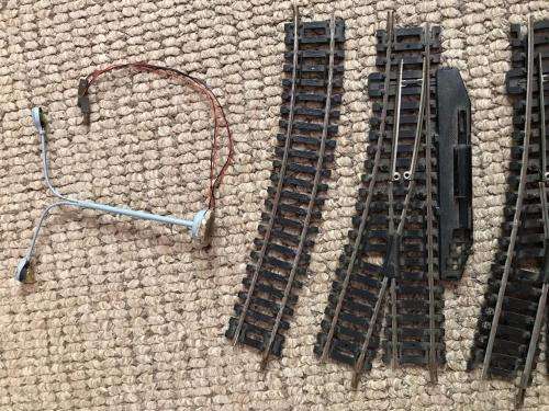 HO SCALE LIMA ITALY SELECTION OF 4 HO TRACKS AND ONE LAMP-SOLD TOGETHER