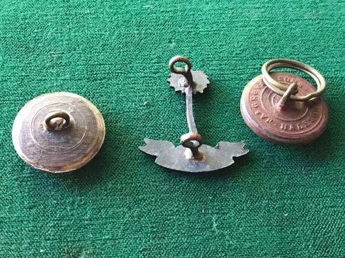 ROYAL WEST AFRICAN FRONTIER FORCE BADGE & 2 BUTTONS-SOLD TOGETHER-WW2- LUGS COMPLETE