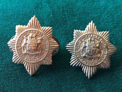 SA COLLAR BADGE PAIR-SOLID CENTRE PINS INTACT