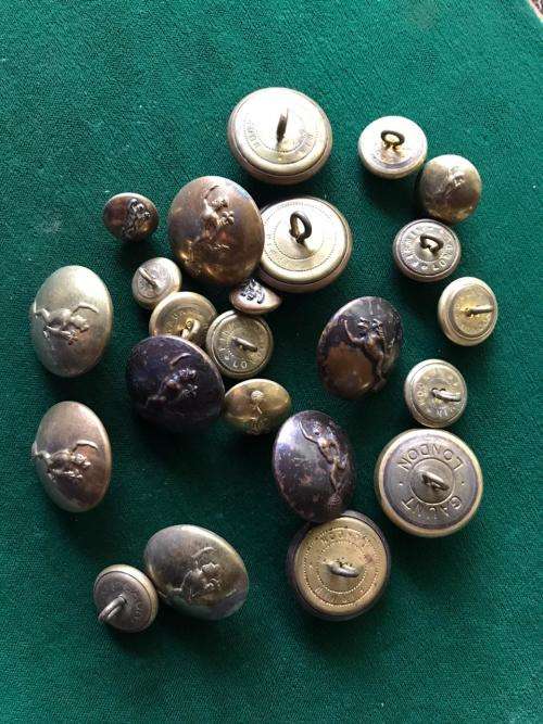 SA SIIGNALS BUTTONS- 23 IN TOTAL