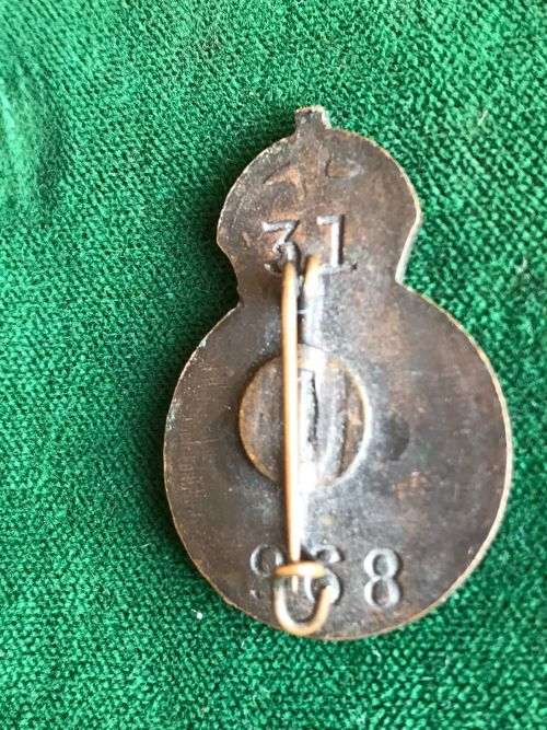 COLLAR BADGE OF CIVILIAN PROTECTION SERVICE PRIOR TO AND DURING WW2