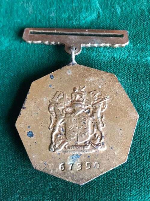 PRO PATRIA MEDAL -EARLY SWIVEL SUSPENDER AND ENAMEL FACE- NO RIBBON