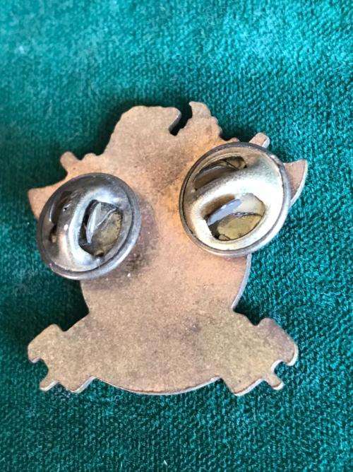 CIVIL DEFENCE COLLAR BADGE-WORN 1950`S-1970`S- 2 PINS