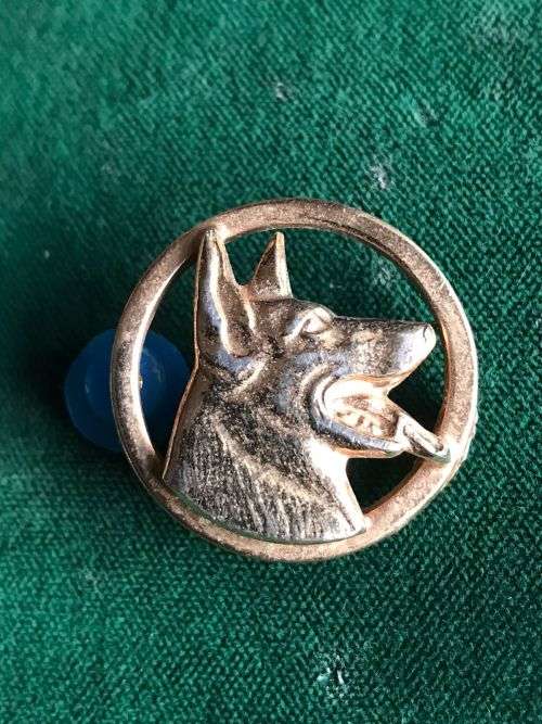 SA POLICE DOG HANDLERS,GILDING METAL BREAST BADGE- ONE PIN