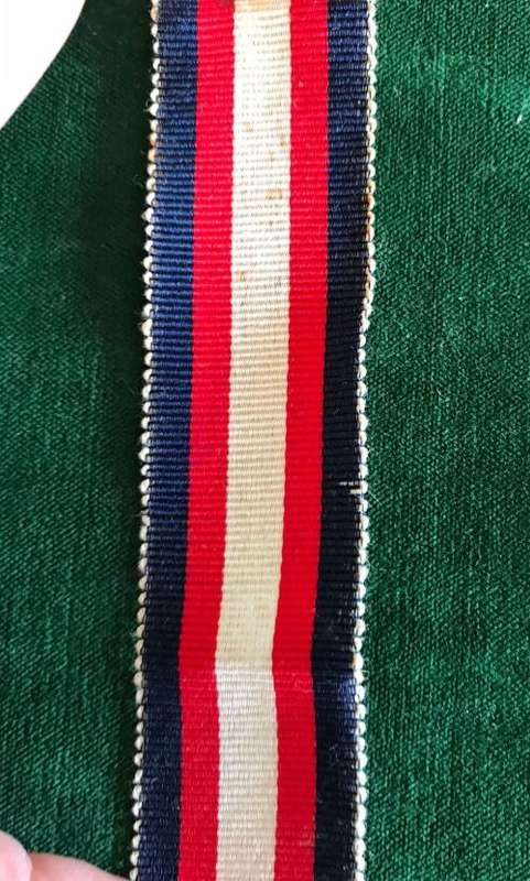 FULL SIZE NEW ZEALAND GENERAL SERVICE MEDAL RIBBON (NON WAR LIKE OPERATIONS) LENGHT 37 CM