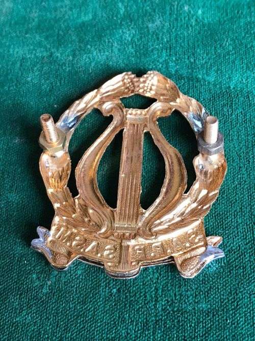 SA ARMY BAND-CAP BADGE-WORN FROM 1935- 2 LUGS