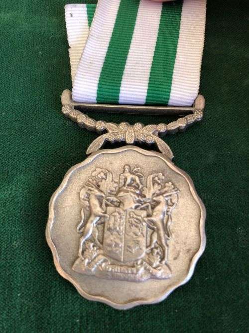 FULL SIZE SADF GOOD SERVICE MEDAL IN SILVER -1975- (20 YEARS)