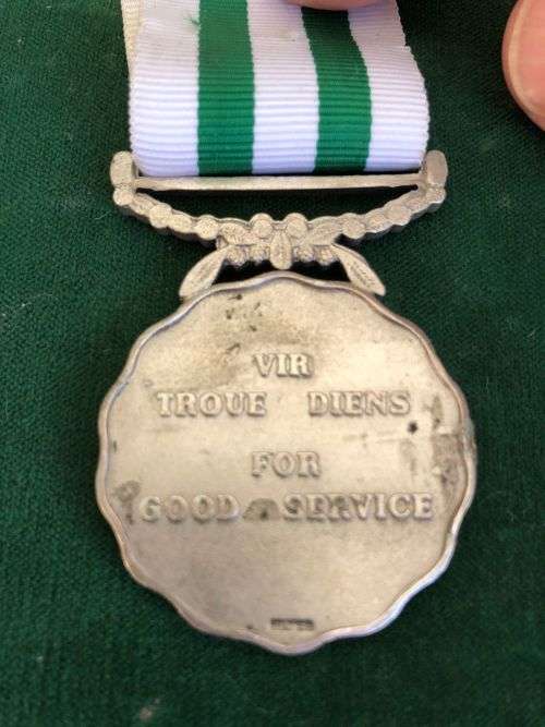 FULL SIZE SADF GOOD SERVICE MEDAL IN SILVER -1975- (20 YEARS)