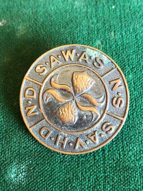 HAT BADGE FOR SA WOMANS AUXILIARY SERVICES-WW2-WORN IN FRONT ON THE BROWN BAND OF THE FELT HAT