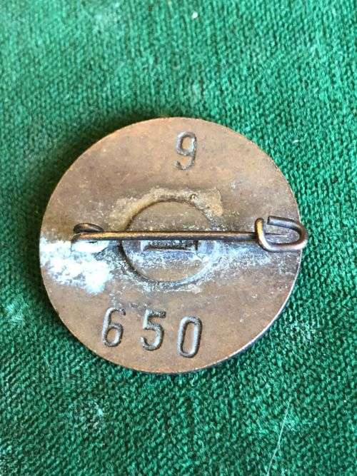 HAT BADGE FOR SA WOMANS AUXILIARY SERVICES-WW2-WORN IN FRONT ON THE BROWN BAND OF THE FELT HAT