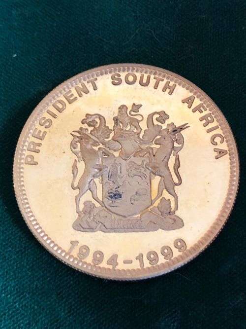 1994-1999 SOUTH AFRICA`S PRESIDENT NELSON MANDELA COIN-GOLD PLATED DIAMETER 38 MM-WEIGHT 28,8 G