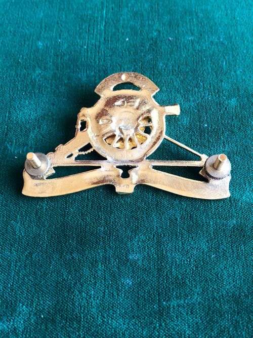 REGT. POTCHEFSTROOM UNIVERSITEIT,GILT AND ENAMEL CAP BADGE-WORN 1963-1976-LUGS COMPLETE