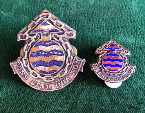 ORDNANCE SERVICES CORPS,CHROME AND ENAMEL CAP AND 1 COLLAR- APPROVED 1977- 1ST TYPE-LUGS + PINS INTA