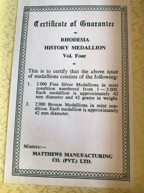 RHODESIA HISTORY BRONZE MEDALLION VOLUME 4-SENATOR CHIEF CHIRAU-SIZE 42MM-GILDED BRONZE -MASS 33,9GR