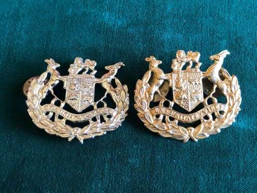 GILT SERGEANT MAJOR CLASS 1 RANK PAIR-WORN 1960`S-70`S-ONE PIN MISSING