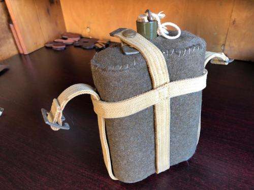 WW2 PATTERN 1937 WATER BOTTLE WITH CARRIER AND STOPPER