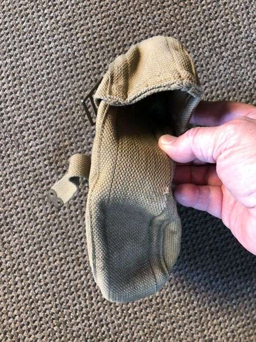 ORIGINAL WW2- LMG MACHINE GUN-AMMO DRUM POUCH-DATED AND MARKED 1941