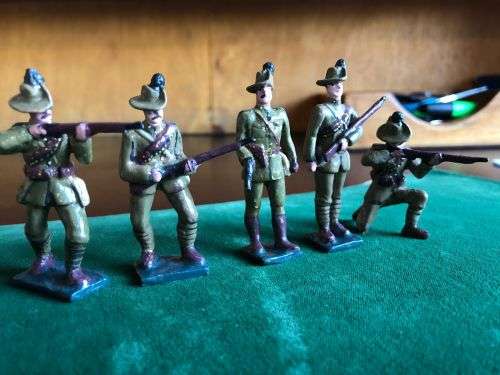 SET OF 5 LEAD SOLDIERS MADE BY WELL KNOWN ARTIST IAN STEWART-NATAL FIELD ARTILLERY C 1925-AVERAGE HE