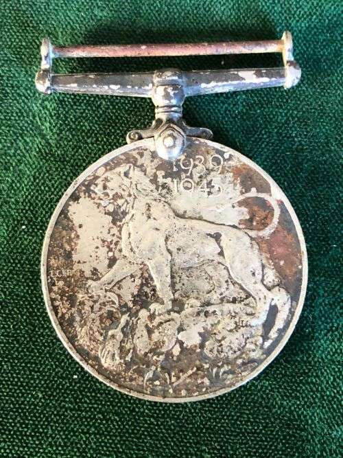 SINGLE WW2 WAR MEDAL- UNNAMED