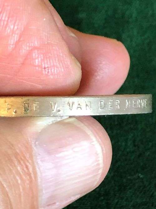 SINGLE WW2 WAR MEDAL AWARDED TO 175721 P DE V. VAN DER MERWE