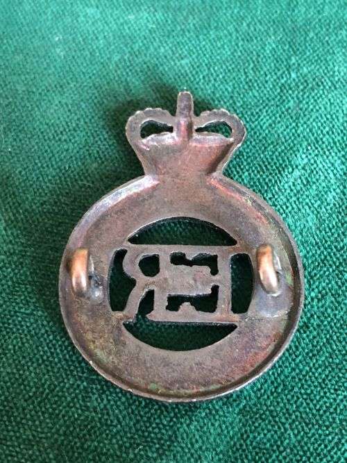 BLUES AND ROYALS CAP BADGE-WORN 1958-1990`S- 2 LUGS