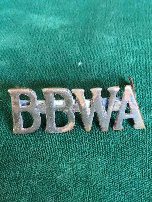 UNIDENTIFIED BRASS TITLE- 2 LUGS