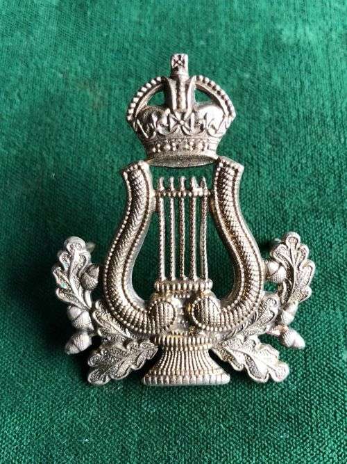 BANDSMAN ARM BADGE-WORN POST 1902- 2 LUGS