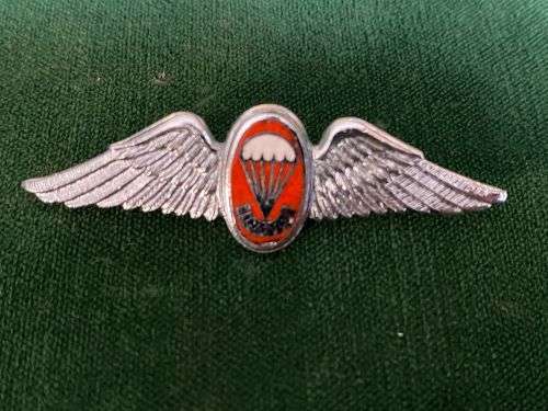 SA PARACHUTE FREEFALL INSTRUCTOR,CHROME AND ENAMEL MESS DRESS WING-WORN FROM THE 1970`S-NO LUCITE CO