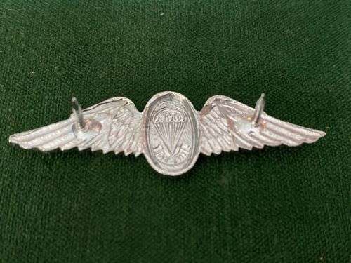 SA PARACHUTE FREEFALL INSTRUCTOR,CHROME AND ENAMEL MESS DRESS WING-WORN FROM THE 1970`S-NO LUCITE CO