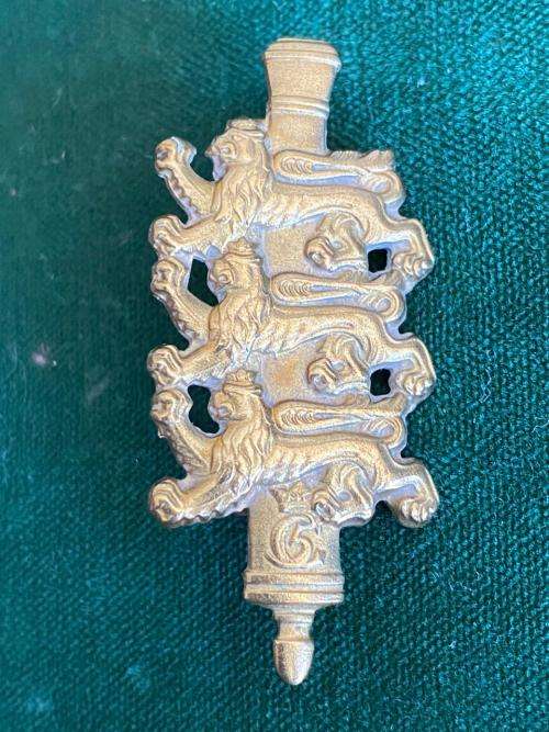 BELGIUM ARMY CAP BADGE- 2 LUGS