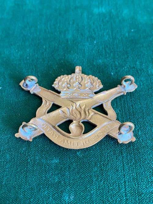 BELGIUM ARTILLERY CAP BADGE- 4 LUGS