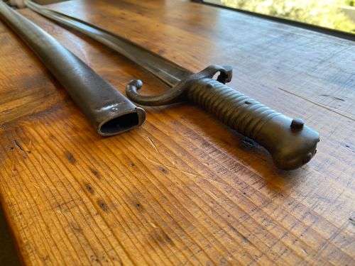 FRENCH YATAGHAN BLADED 1866 BAYONET WITH MATCHING (NUMBERED) METAL SCABBARD-TOTAL LENGTH 70CM