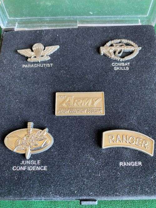 US ARMY CARREERS -BOXED