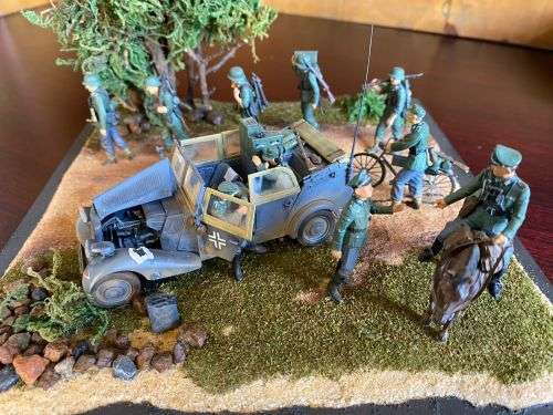 WW2 GERMAN-BREAK DOWN MERCEDES V70 RADIO CAR-HOLLAND 1939-PLASTIC AND WOOD MODEL-COMES WITH A GLASS