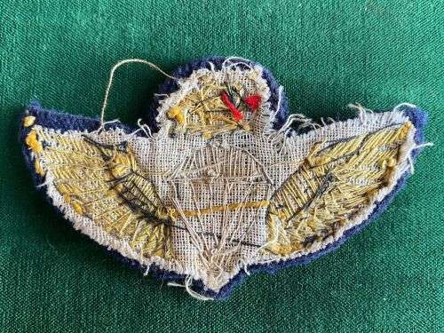 RHODESIA AIR FORCE DISPATCHER WING GOLD BULLION EMBROIDERED ON BLUE BACKING