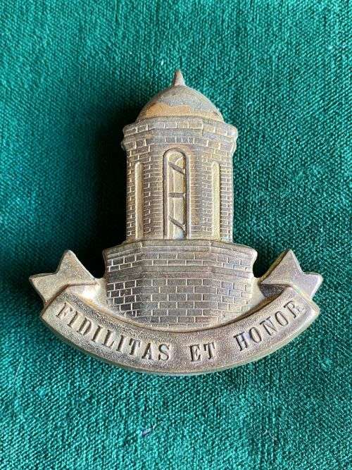 CASTLE GUARD CAPE TOWN SLOUCH HAT BADGE- INTRODUCED 1987-SHORTENED LUGS