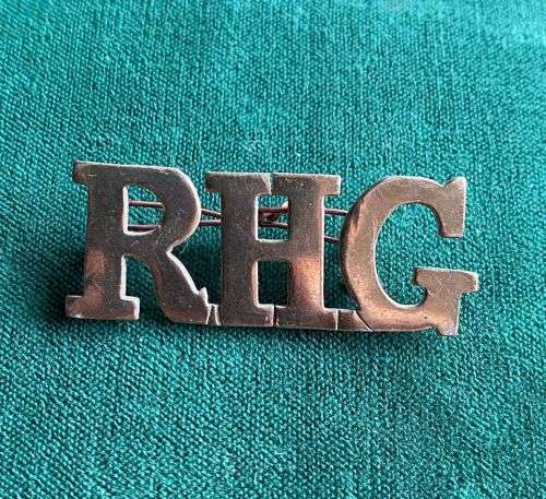 ROYAL HORSE GUARDS BRASS SHOULDER TITLE- 2 LUGS-WW1