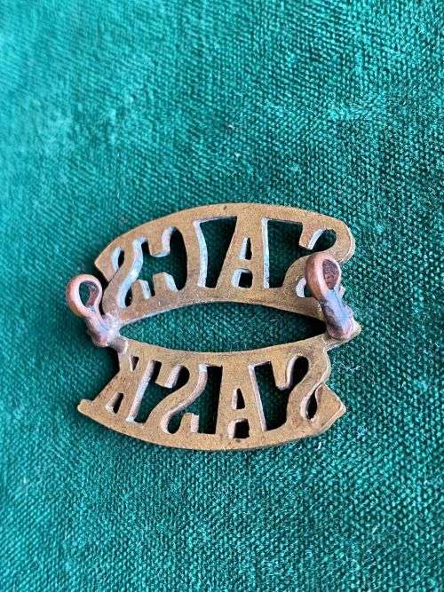 SA CORPS OF SIGNALS BRASS SHOULDER TITLE-WORN 1930-EARLY 1950`S- 2 LUGS