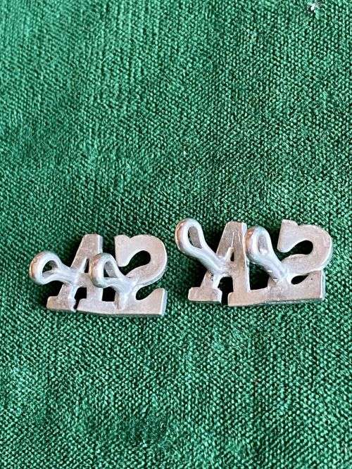 SA PAIR OF WHITE METAL TITLES WITH 2 LUGS EACH