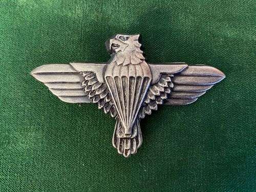 44 PARA BRIGADE BERET BADGE- 2X SCREW LUGS